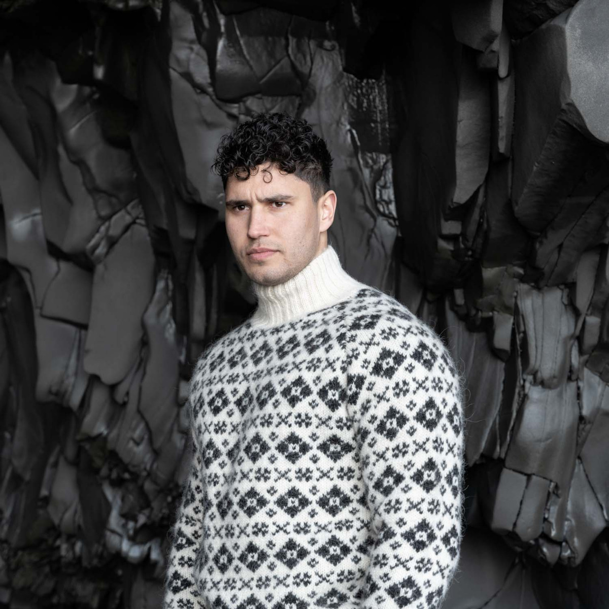 wool-turtleneck-sweater-iceland1500x1500-74_5.jpeg